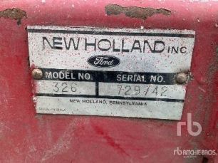 Photo of a 1985 New Holland 326