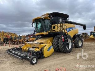 Photo of a 2010 New Holland CR9080