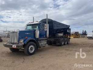 Photo of a 2004 Western Star 4900