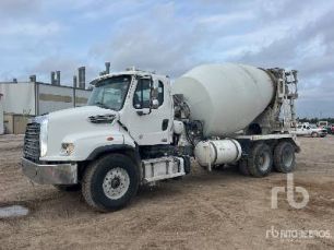 Photo of a 2017 Freightliner 114 SD
