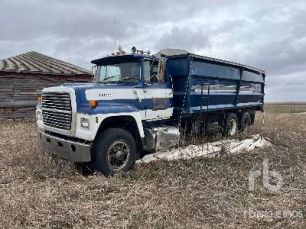 Photo of a 1988 Ford L9000