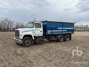 Photo of a 1995 Ford L9000