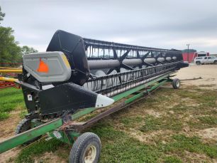 Photo of a 2004 Gleaner 8000