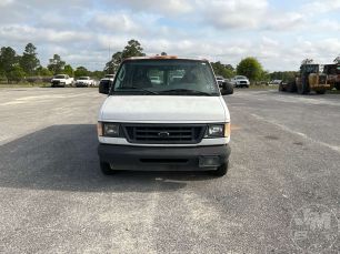 Photo of a 2003 Ford E-150