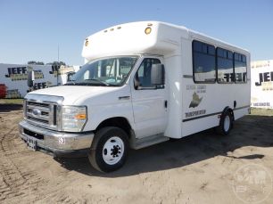 Photo of a 2014 Ford E-450