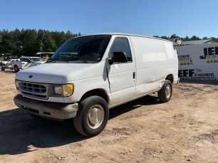 Photo of a 2000 Ford E-350