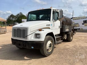 Photo of a 2001 Freightliner 3126