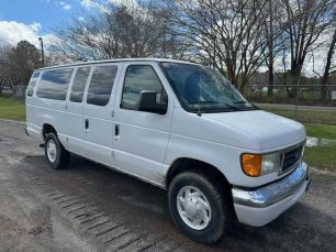 Photo of a 2003 Ford E350 XLT