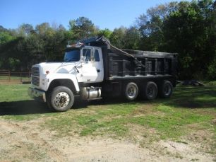 Photo of a 1997 Ford L8000