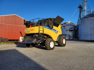 Photo of a 2019 New Holland CR8.90
