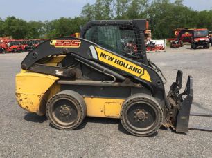 Photo of a 2013 New Holland L225