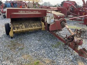 Photo of a  New Holland 326