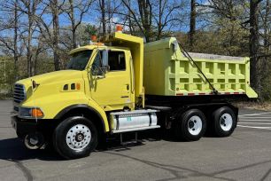 Photo of a 2003 Sterling L9500