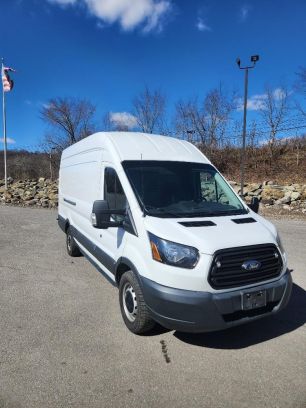 Photo of a 2015 Ford TRANSIT