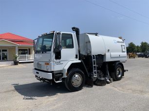 Photo of a 2005 Freightliner FC80