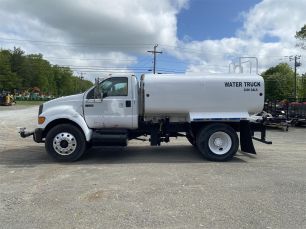 Photo of a 2008 Ford F750 XL
