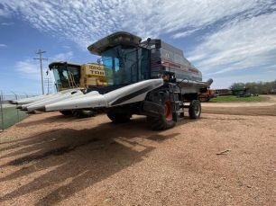 Photo of a 1992 Gleaner R52