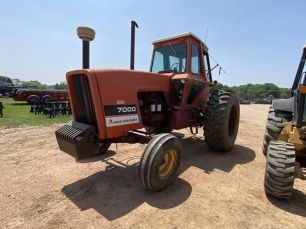 Photo of a 1975 Allis Chalmers 7000