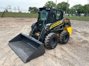 Photo of a  New Holland L320
