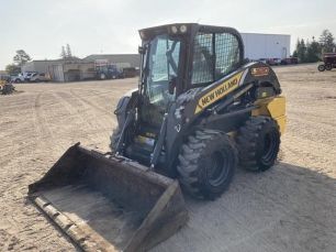 Photo of a 2021 New Holland L320