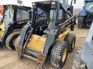 Photo of a 1997 New Holland LX885