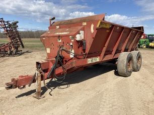 Photo of a 2008 Meyer 8720