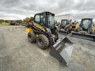 Photo of a 2023 New Holland L318